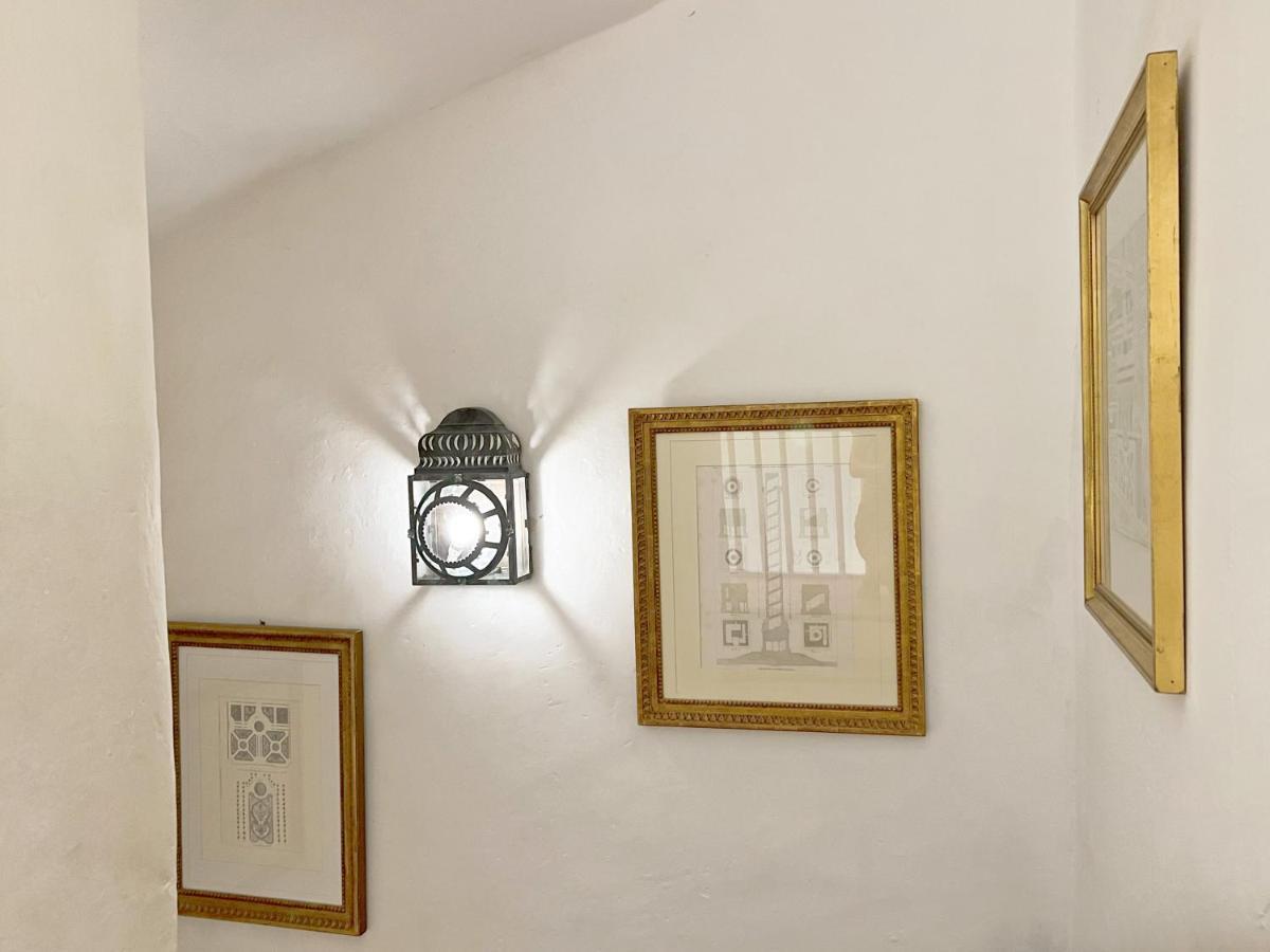 Maison Caryatides Appartement Cotignac